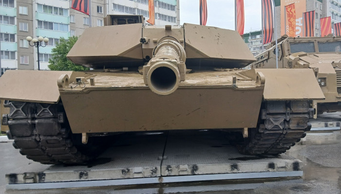 09. Abrams.jpg