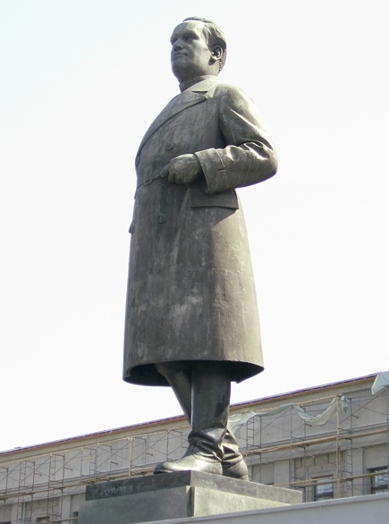 Памятник Валериану Куйбышеву.jpg