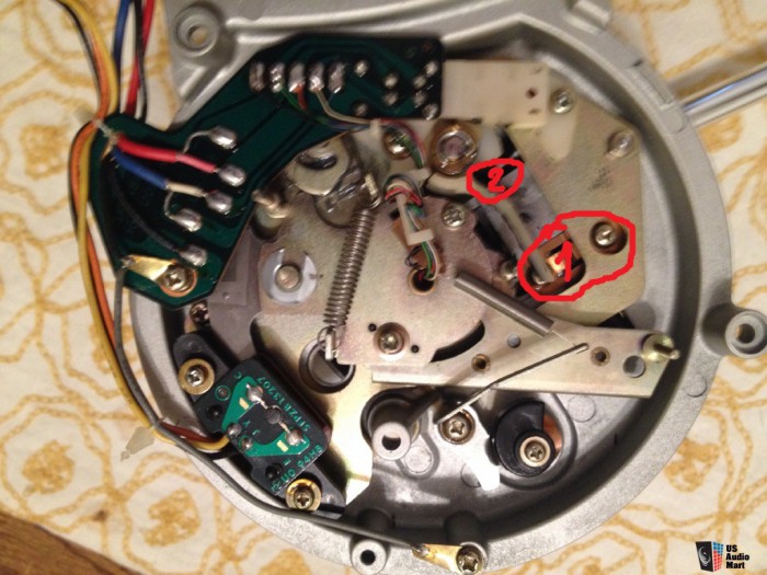 641355-technics_sl1300mk2_sl1400mk2_tonearm_working_cue.jpg