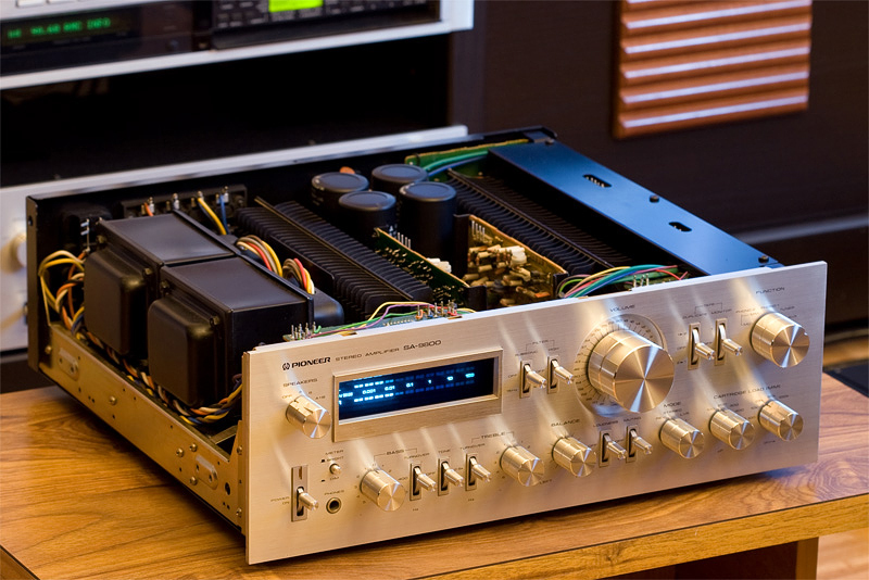 Pioneer_SA-9000_2.jpg