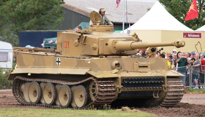 tank_tigr_vystavka_2560x1920.jpg