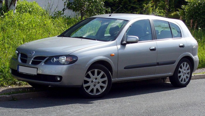 1024px-Nissan_Almera_5-Türer.jpg